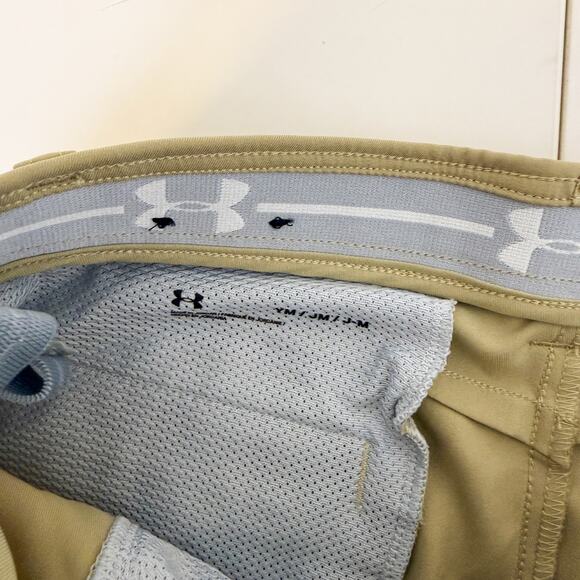 Under Armour Youth Boys Match Play Khaki Shorts - M - Picture 5 of 7